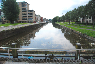 804712 Gezicht op de Leidsche Rijn te Utrecht, vanaf de inlaat van de spuikoker bij de Dambrug, met links de Leidseweg ...